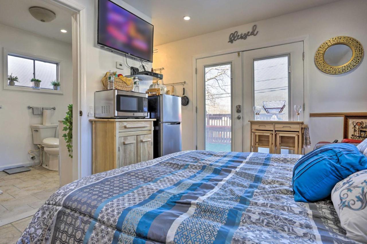 Central Elmont Studio With Great Outdoor Space! Экстерьер фото