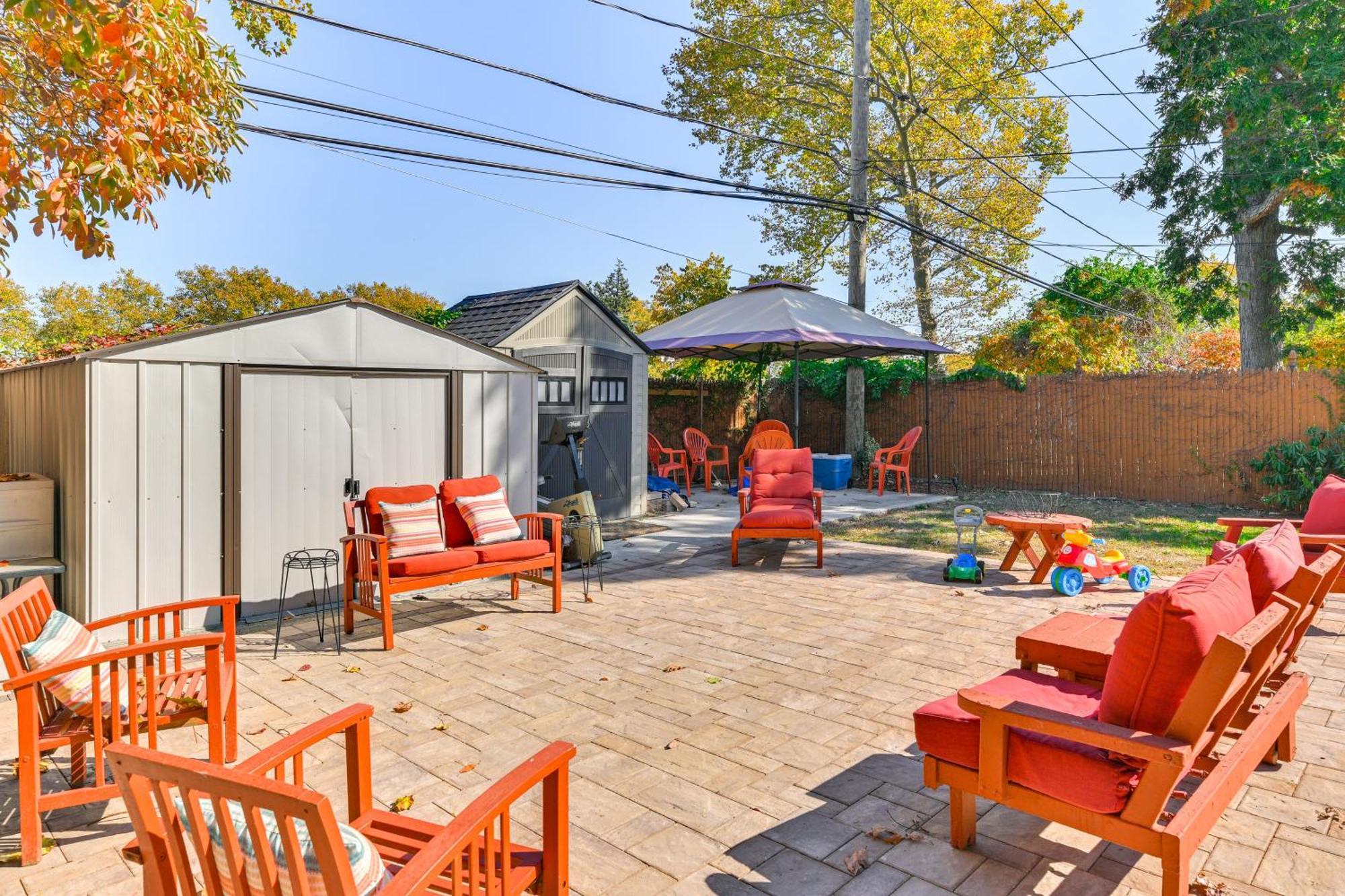 Central Elmont Studio With Great Outdoor Space! Экстерьер фото