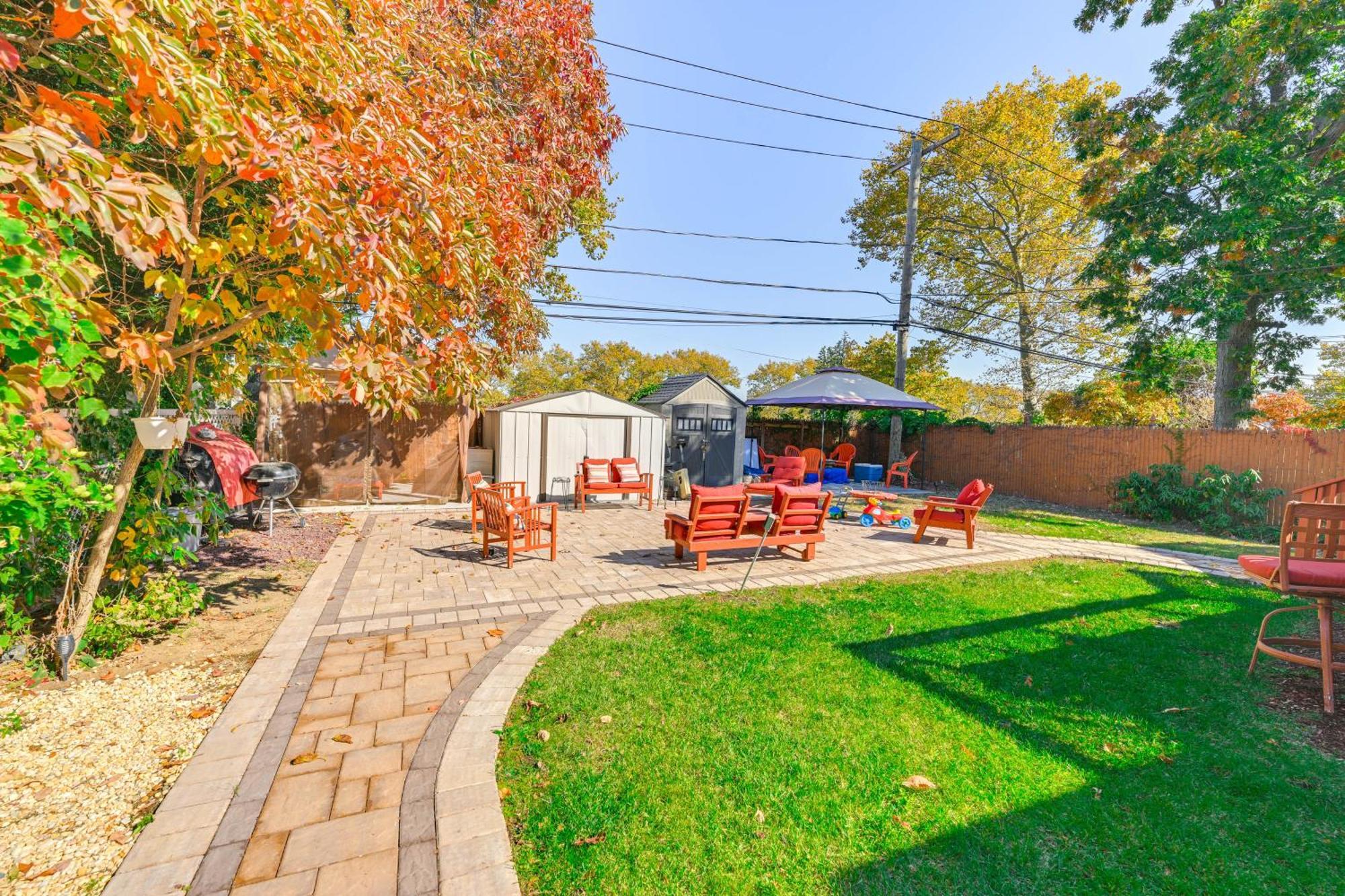 Central Elmont Studio With Great Outdoor Space! Экстерьер фото